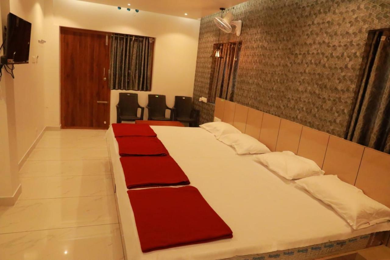 Hotel Hilltop Vālpārai Esterno foto