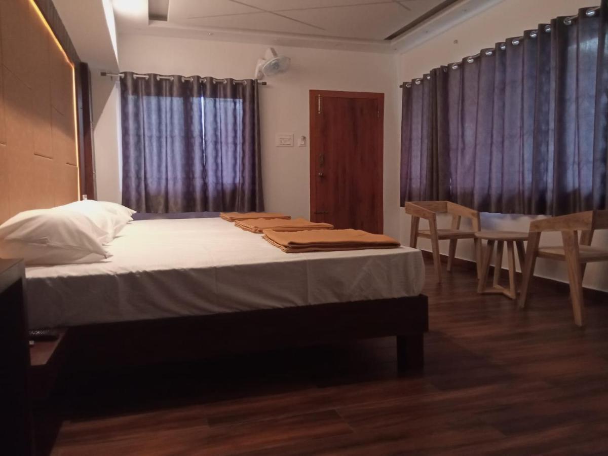 Hotel Hilltop Vālpārai Esterno foto