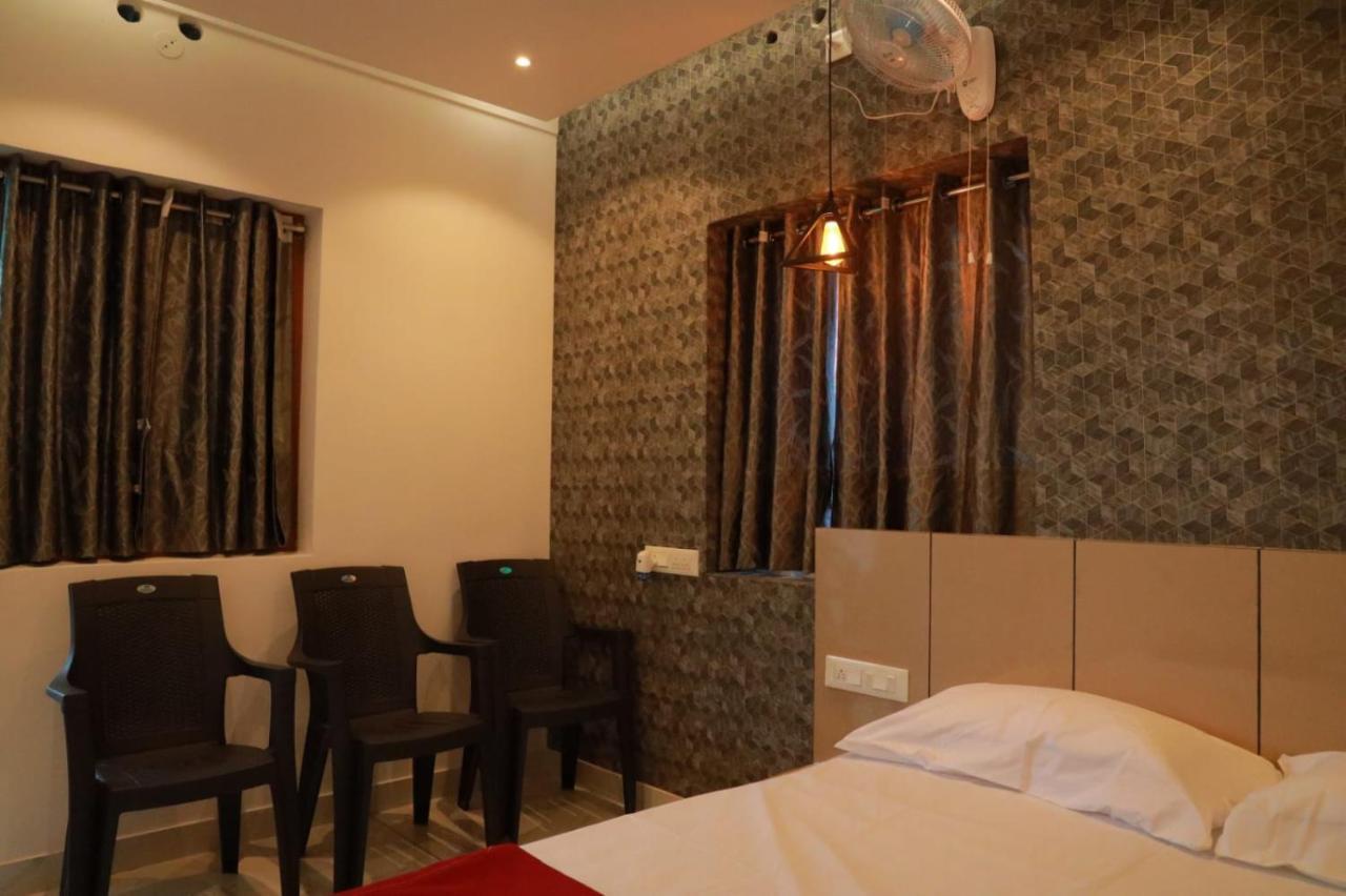 Hotel Hilltop Vālpārai Esterno foto